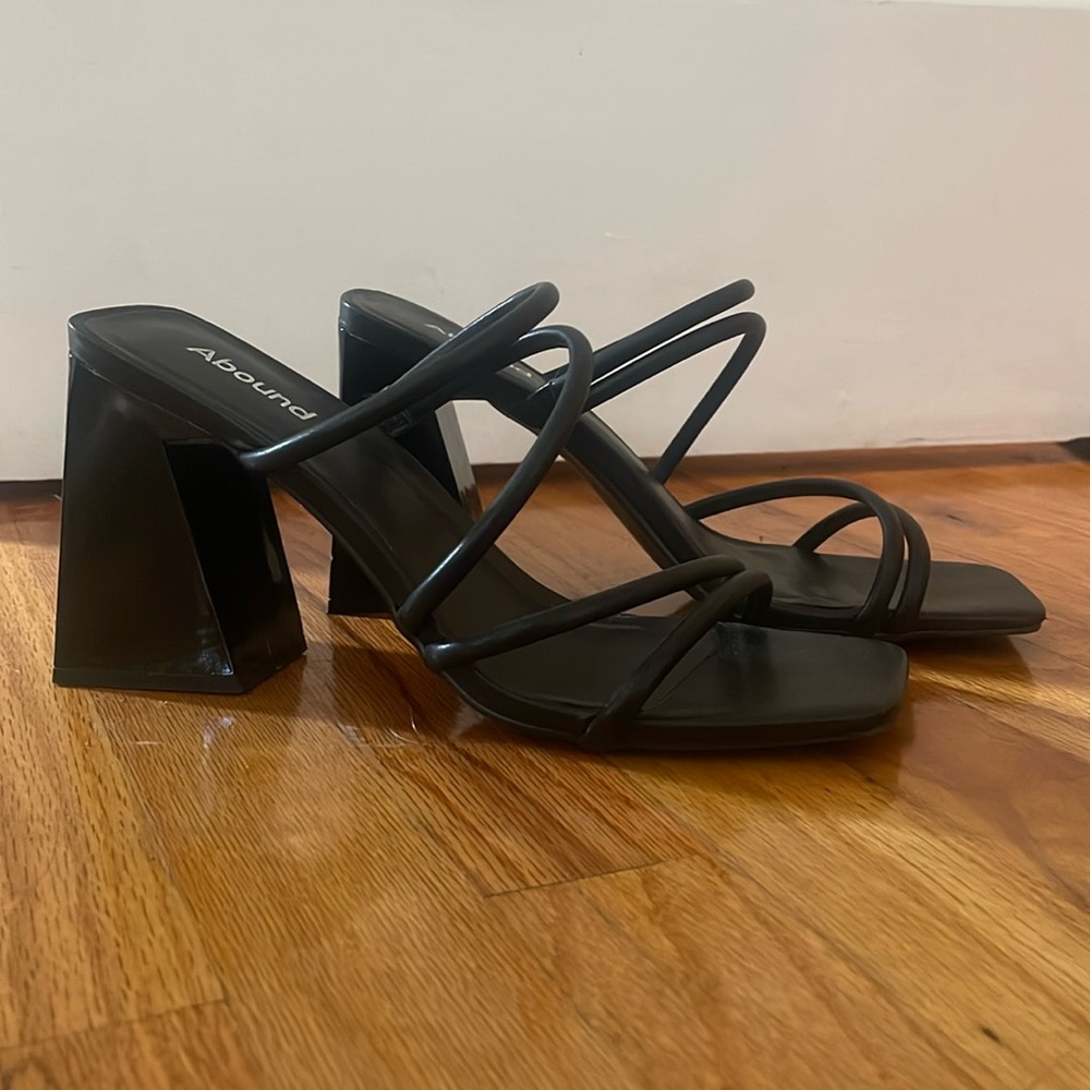 Like new black block heels open toe size 9 brand abound like Zara